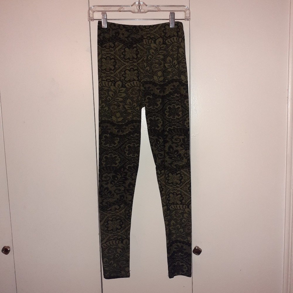 Lace Pattern Leggings